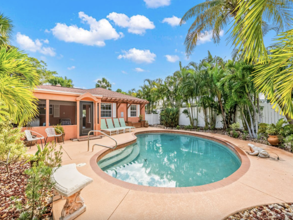 Lido Key Vacation Home with 2 Bedroom and Private Pool